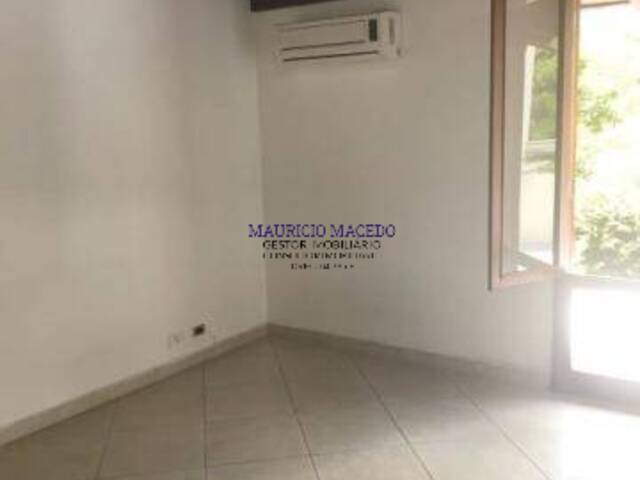 Casa para Venda em Santana de Parnaíba - 2