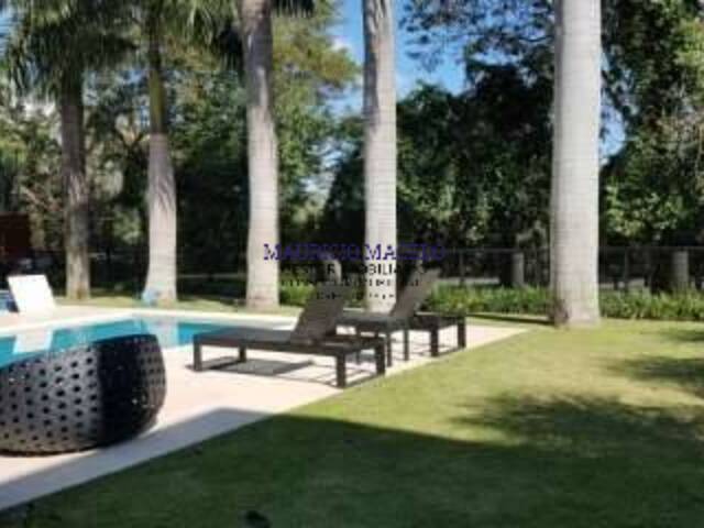 #800 - Casa para Venda em Barueri - SP