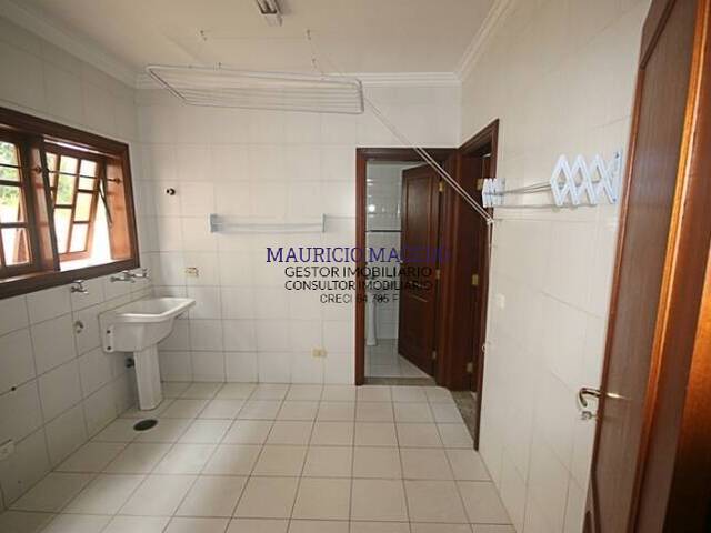 Casa para Venda em Santana de Parnaíba - 3