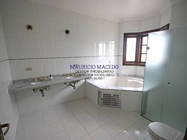 Casa para Venda em Santana de Parnaíba - 4