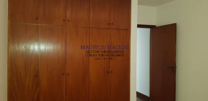 Casa à venda e aluguel com 4 quartos, 370m² - Foto 7