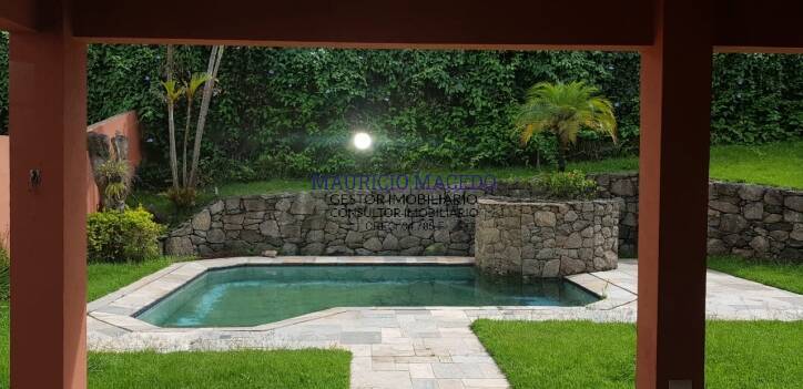 Casa à venda e aluguel com 4 quartos, 370m² - Foto 1
