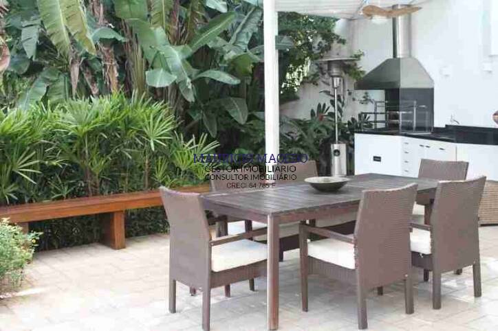 Casa à venda e aluguel com 4 quartos, 700m² - Foto 29