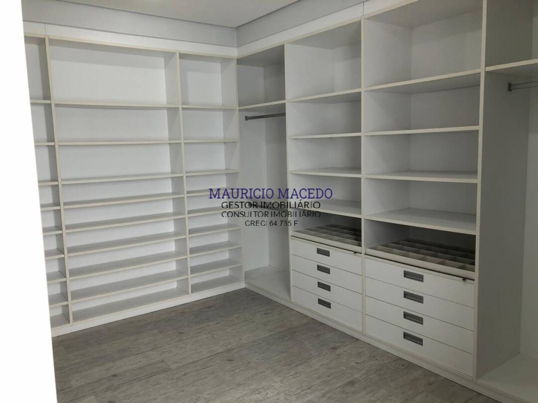 Casa para alugar com 4 quartos, 1605m² - Foto 4