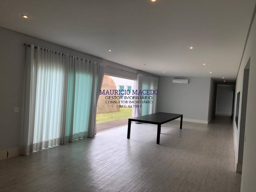 Casa para alugar com 4 quartos, 1605m² - Foto 13