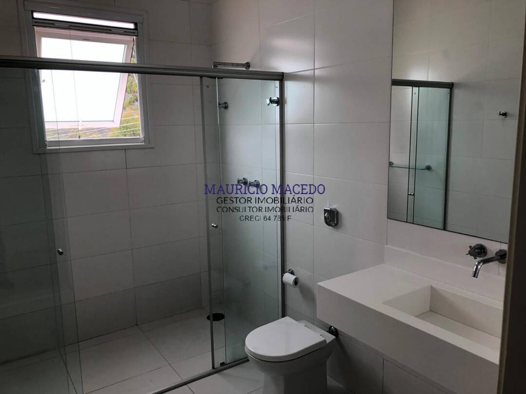 Casa para alugar com 4 quartos, 1605m² - Foto 9