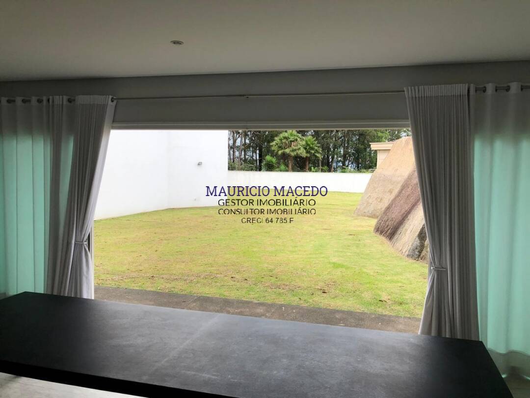 Casa para alugar com 4 quartos, 1605m² - Foto 2