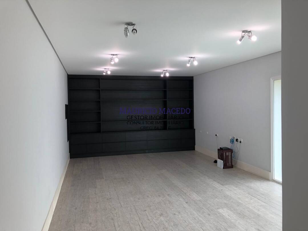 Casa para alugar com 4 quartos, 1605m² - Foto 14