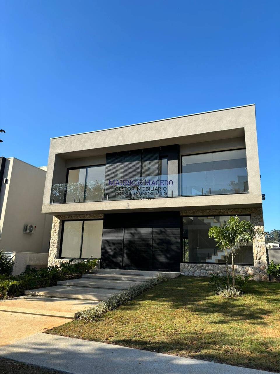 CASA NOVA, COM LINDA VISTA!