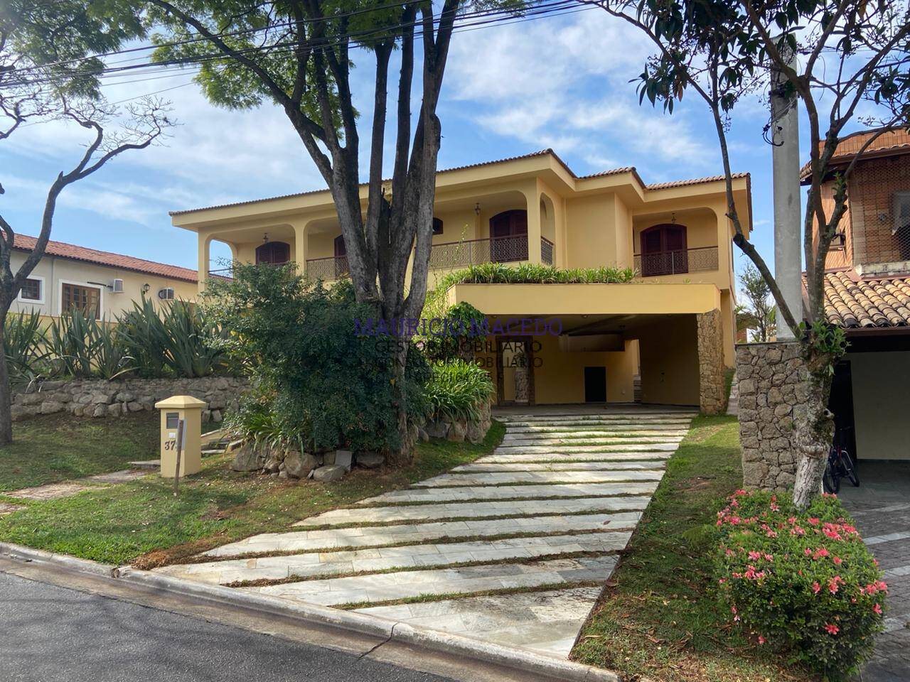 OPORTUNIDADE BEM LOCALIZADA RESIDENCIAL !