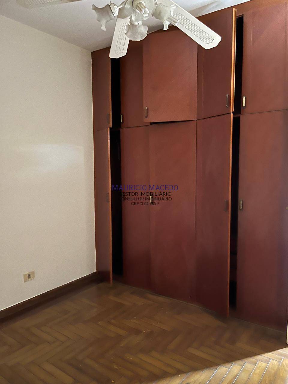 Casa à venda e aluguel com 4 quartos, 570m² - Foto 13