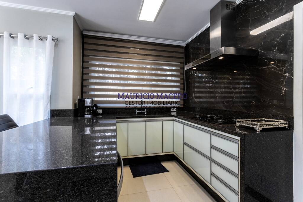 Casa à venda e aluguel com 5 quartos, 340m² - Foto 9