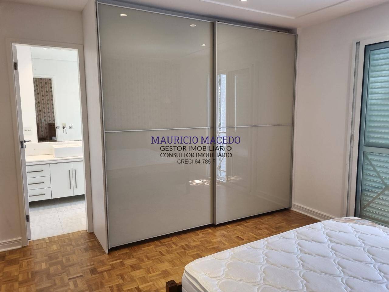 Casa à venda e aluguel com 4 quartos, 300m² - Foto 3