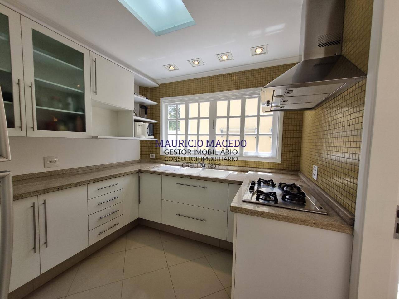 Casa à venda e aluguel com 4 quartos, 300m² - Foto 17
