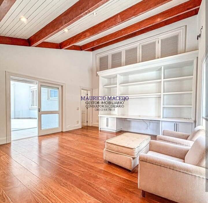 Casa à venda e aluguel com 5 quartos, 770m² - Foto 1