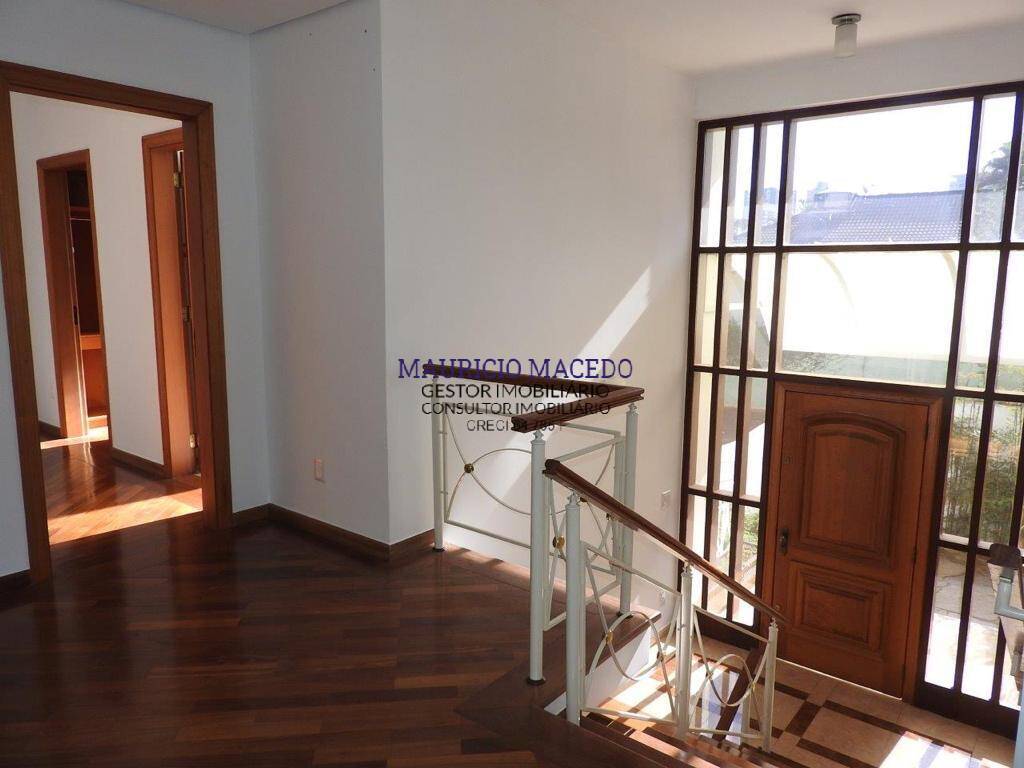 Casa para alugar com 4 quartos, 400m² - Foto 4