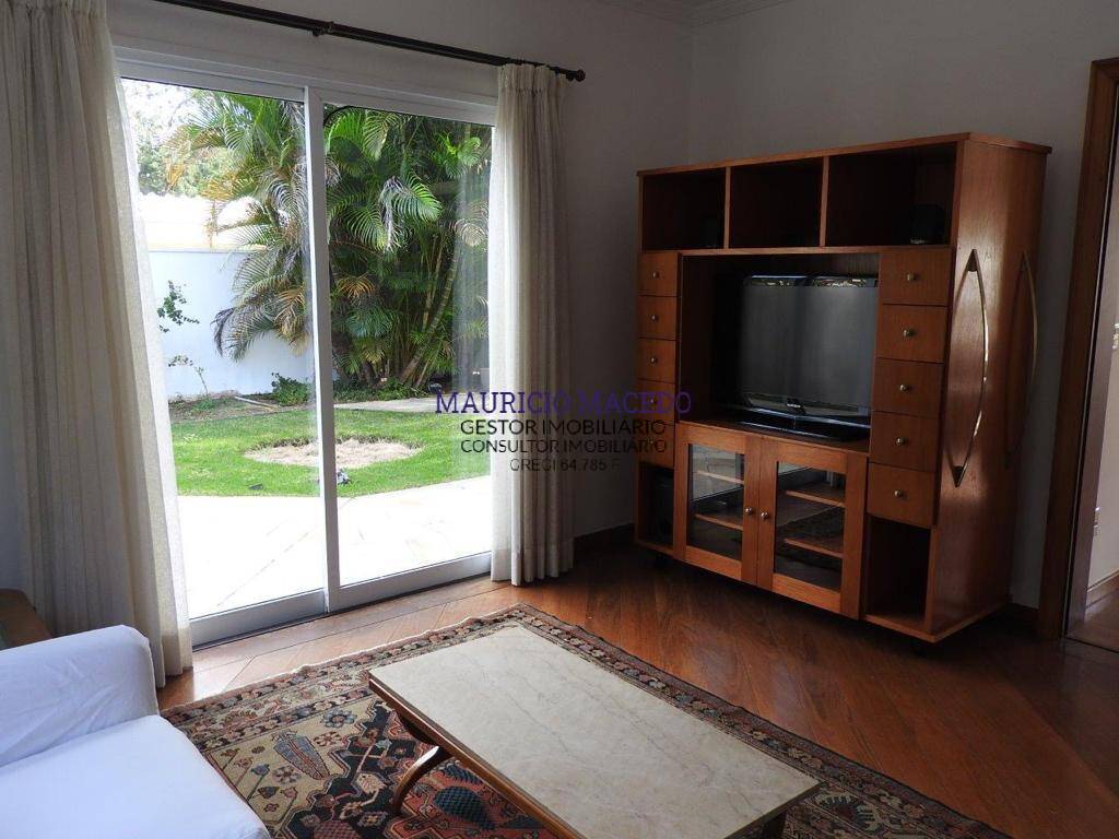 Casa para alugar com 4 quartos, 400m² - Foto 6