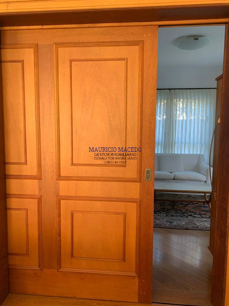 Casa para alugar com 4 quartos, 400m² - Foto 12