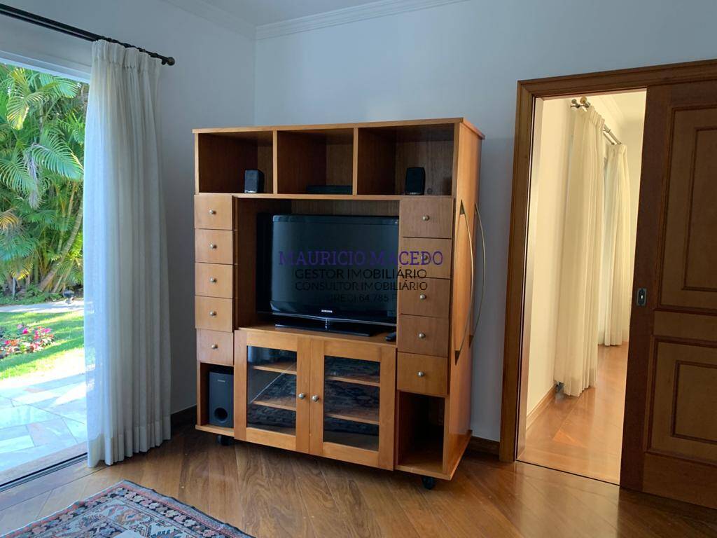 Casa para alugar com 4 quartos, 400m² - Foto 15