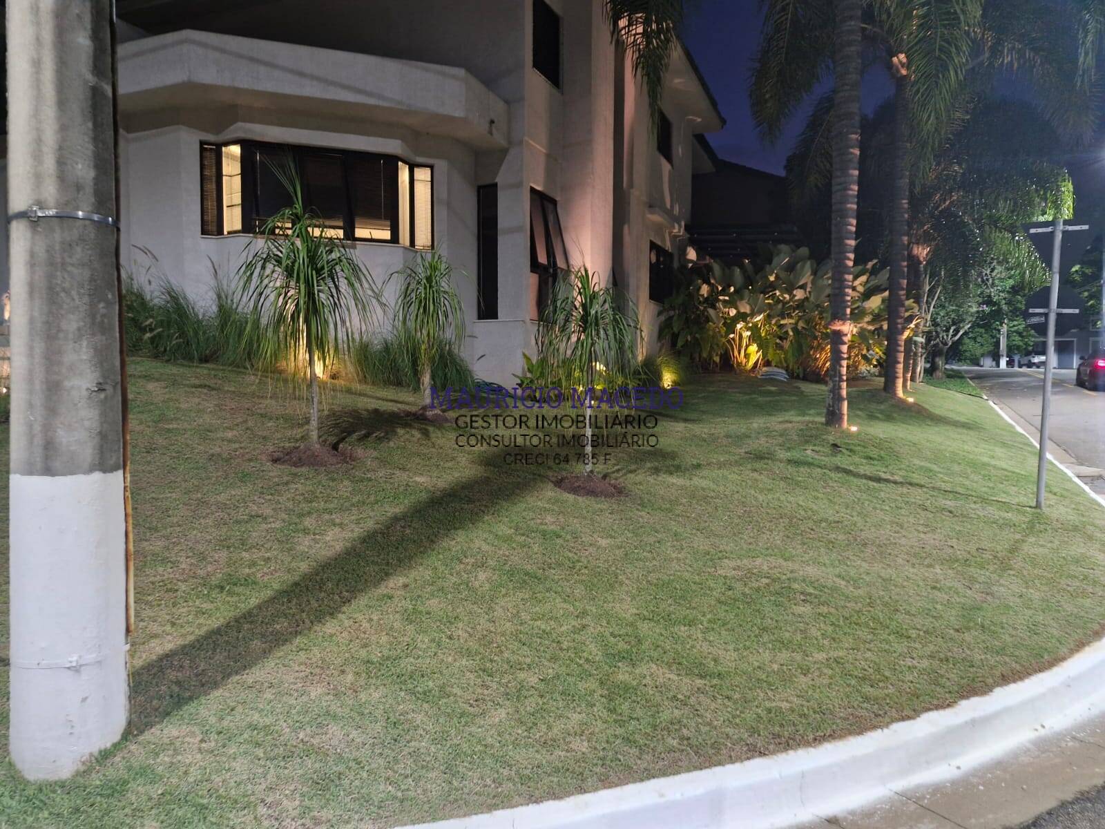 Casa para alugar com 3 quartos, 290m² - Foto 11