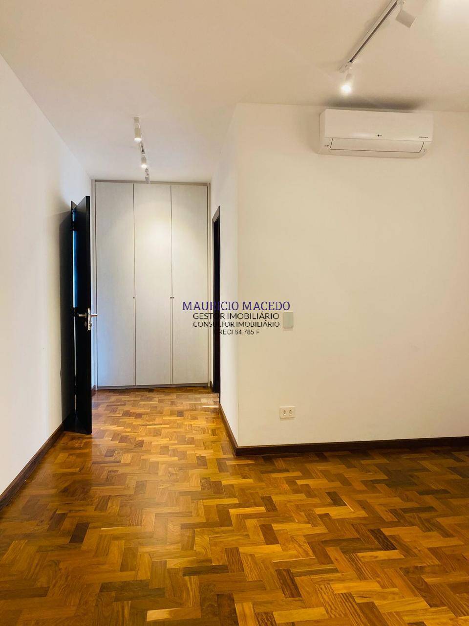 Casa à venda com 4 quartos, 500m² - Foto 3