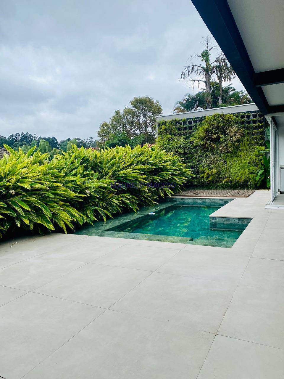 Casa à venda com 4 quartos, 500m² - Foto 2