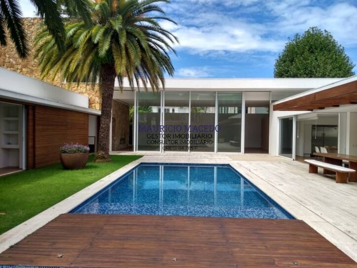 Melville ! Linda casa térrea, moderna, fino acabamento!