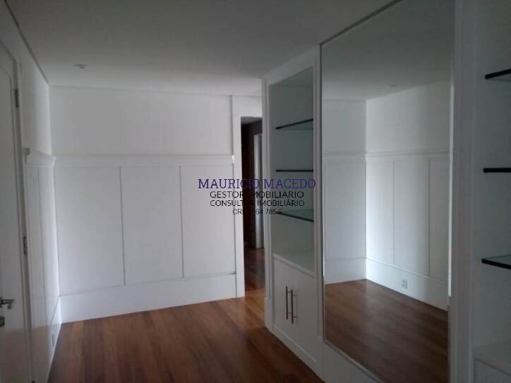 Casa à venda com 5 quartos, 1900m² - Foto 17